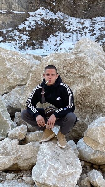  ,   Denis, 19 ,   ,   