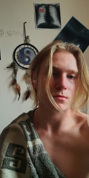  ,   Lion, 22 ,   ,   