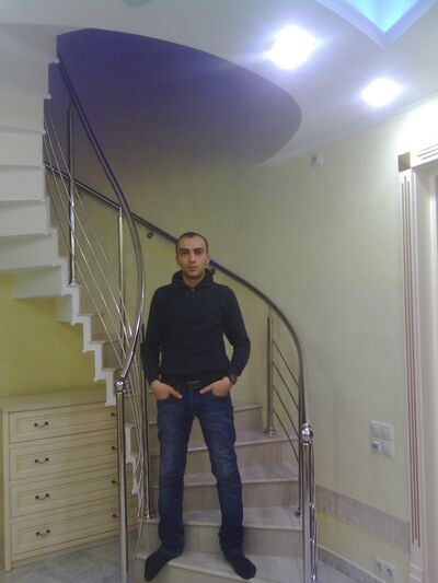  ,   Armen, 42 ,   ,   , c 