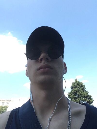  ,   Ruslan, 20 ,   ,   , c 