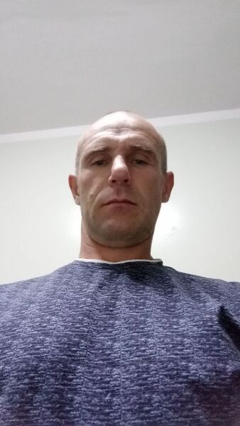  ,   Artur, 48 ,   ,   