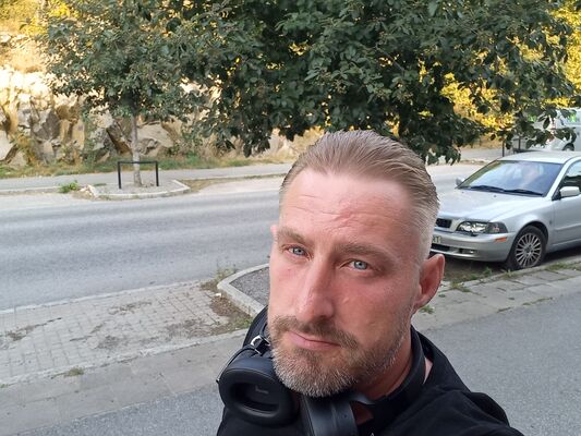  ,   Evgenii, 42 ,   ,   , c 