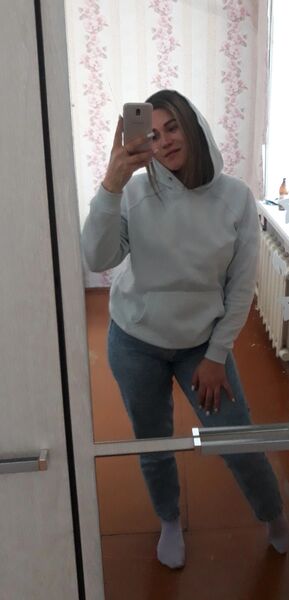  ,   Nina, 27 ,   