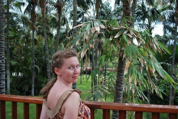  ,   Elena, 44 ,   ,   , c 