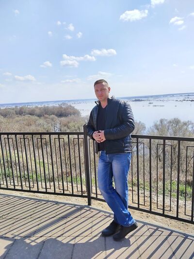  ,   Sergei, 42 ,   ,   