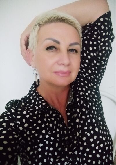  ,   Inna, 54 ,  