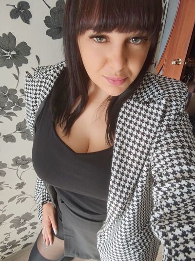  ,   Kris, 32 ,   