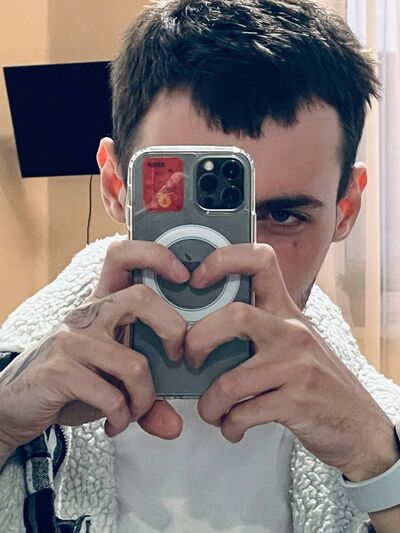  ,   Ilya, 24 ,   ,   , c , 