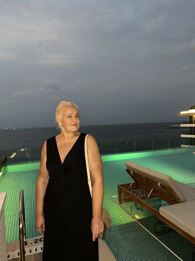  ,   Lena, 49 ,   ,   , c 