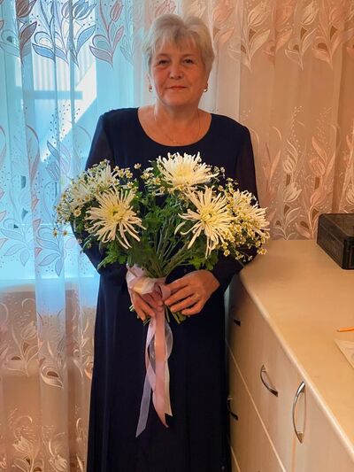  ,   Elena, 64 ,   c , 