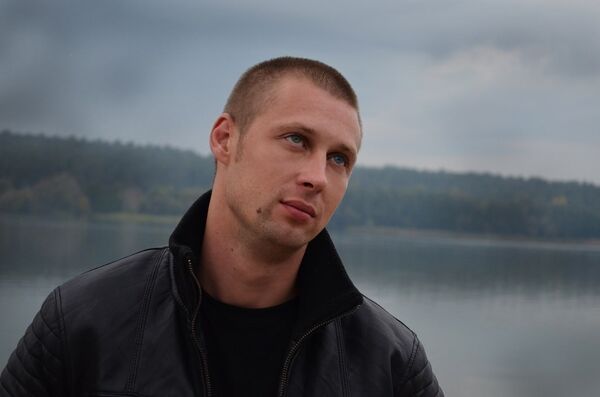  ,   ARTUR, 42 ,   