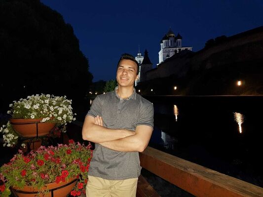  ,   Romeo, 28 ,   ,   , c 