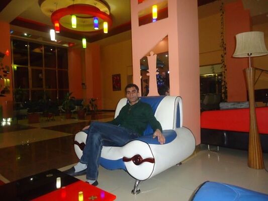  ,   Artur, 47 ,   