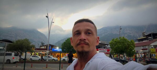  ,   Alex, 37 ,   ,   