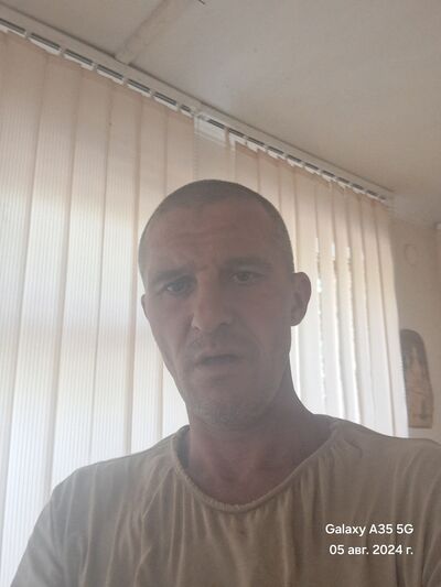  ,   Vlad, 42 ,   ,   