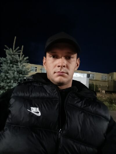  ,   Viktor, 32 ,   ,   