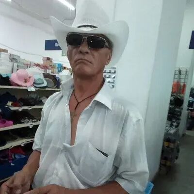  ,   Oleg, 61 ,   ,   