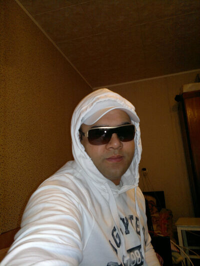  --,   Akil, 42 ,   ,   , 