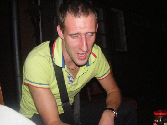  ,   Sergej, 37 ,   ,   , c 