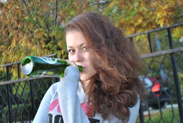  ,   Kristina, 33 ,  