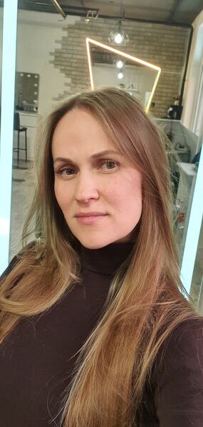  ,   Eva, 41 ,   ,   