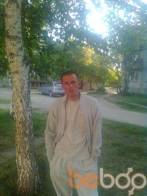  ,   Viktor, 42 ,   