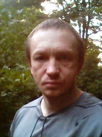  8318002  Roman, 47 ,    