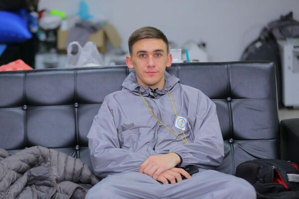  ,   Perekryostov, 27 ,   ,   