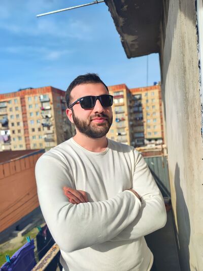  ,   Tornike, 26 ,   ,   , c , 
