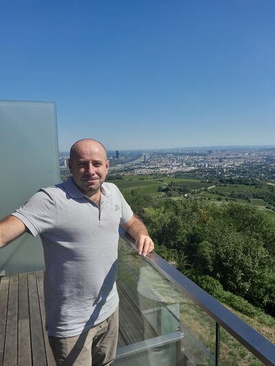  ,   Yevhen, 45 ,   ,   , c 