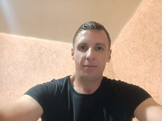  ,   Nazariy, 40 ,  