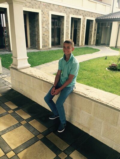  ,   Vitalik, 28 ,   
