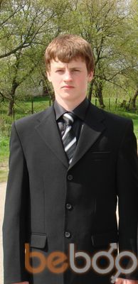  ,   Viktor, 32 ,   