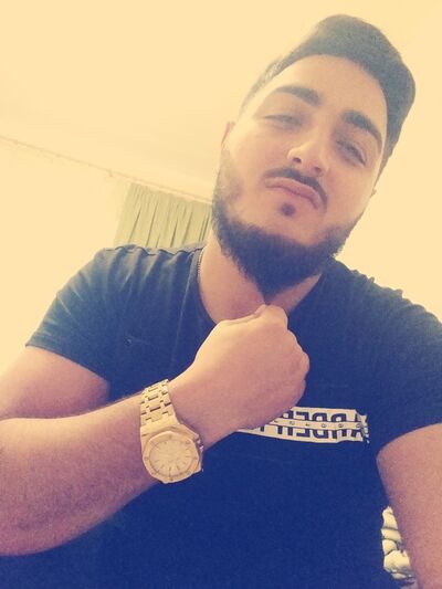  ,   Levon, 29 ,  