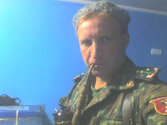  ,   Nik, 54 ,   
