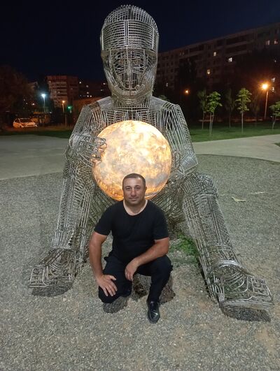  ,   Armen, 42 ,   ,   
