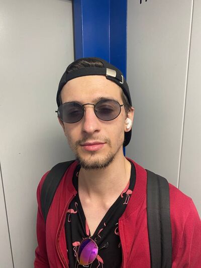  ,   Artyom, 28 ,   ,   