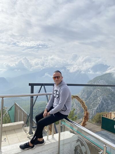  ,   Hakan, 37 ,   ,   