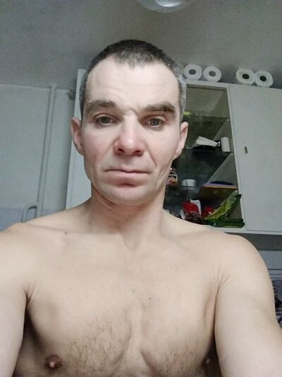  ,   Robert, 48 ,   