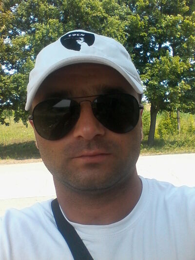  ,   Mihai, 45 ,   