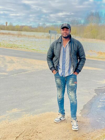  ,   Romuald, 35 ,   ,   