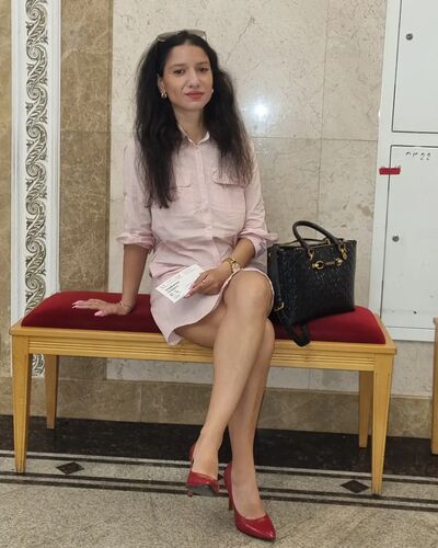  ,   Gigi, 36 ,   ,   , c , 