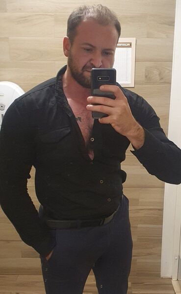  -,   Artur, 32 ,   ,   , c 
