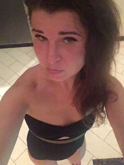  ,   Dolli , 37 ,  