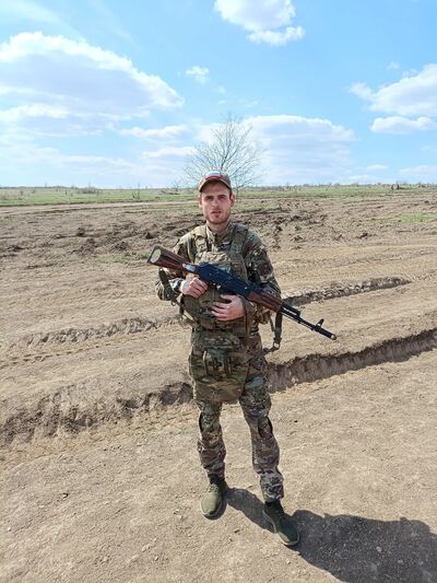  ,   Valentin, 28 ,   ,   