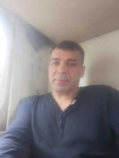  ,   Cergei, 46 ,   ,   