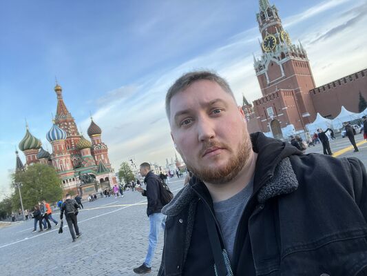  ,   Artem, 34 ,   