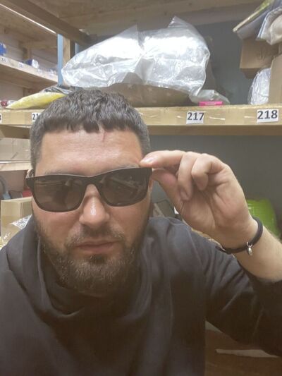  ,   Anton, 41 ,   ,   