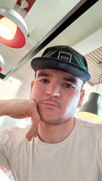  -,   Akbar, 25 ,   ,   