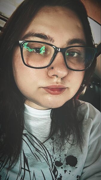  ,   Lilu, 22 ,   ,   , c , 